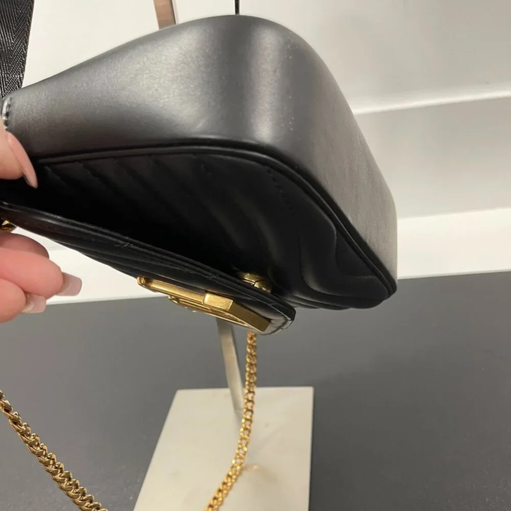 Louis Vuitton Pochette New Wave Leather Handbag (JB1126)